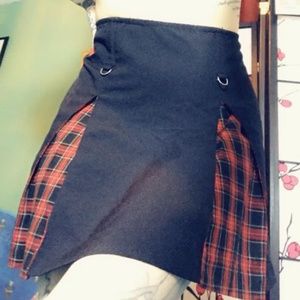 Women's black plaid skirt and black bra set, sz 7